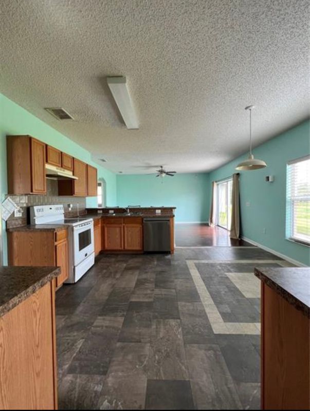 Building Photo - 171 Big Sioux Dr