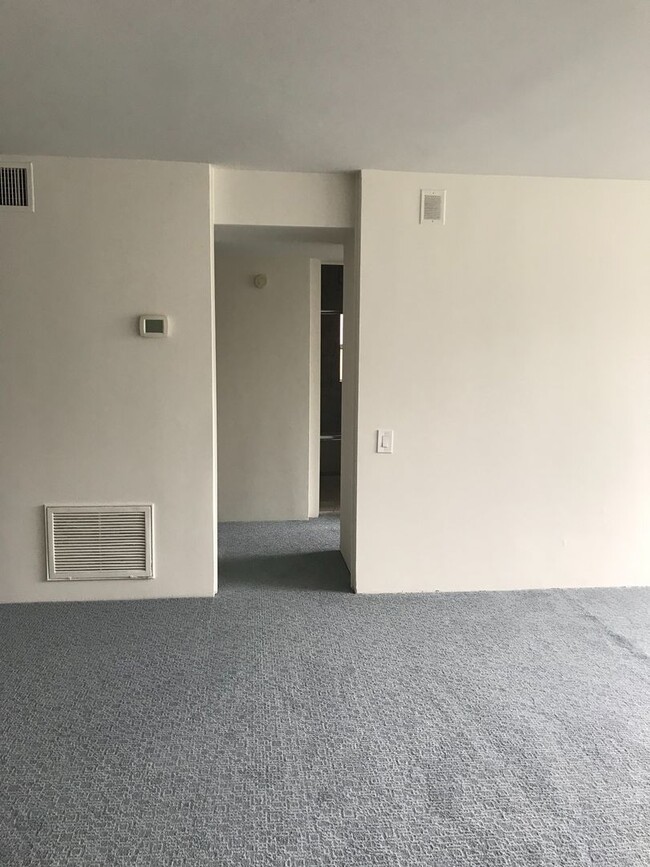 Building Photo - Live Across from Balboa Park- Pet Friendly!!