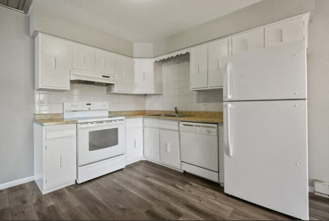 Building Photo - 627 Chardonnay Ln