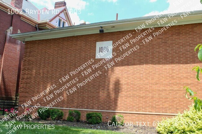 Building Photo - 1002 Bryden Rd