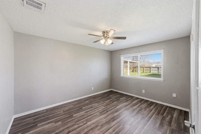 Building Photo - 10507 Seaford Dr