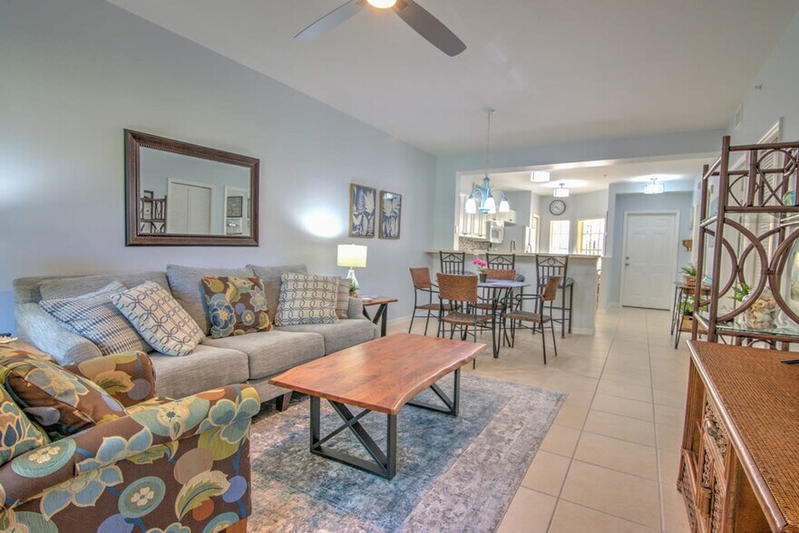 Building Photo - 9165 Celeste Dr