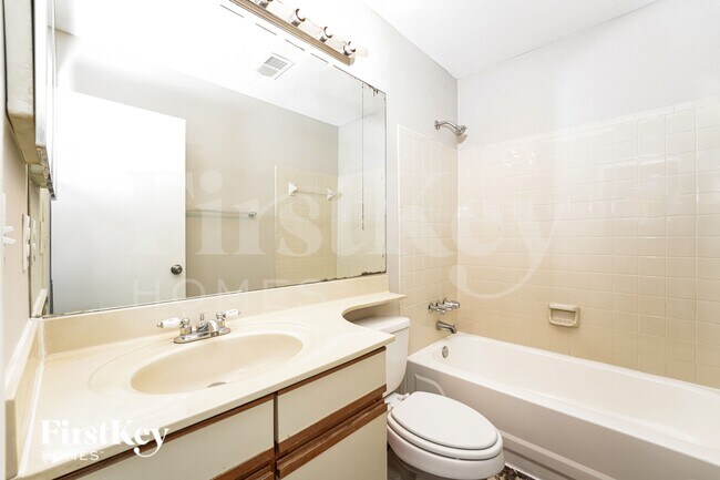 Building Photo - 3931 Springleaf Dr