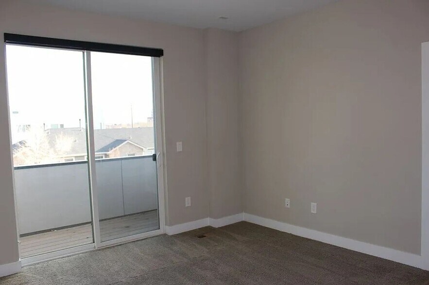 Building Photo - 3265 W 17th Ave