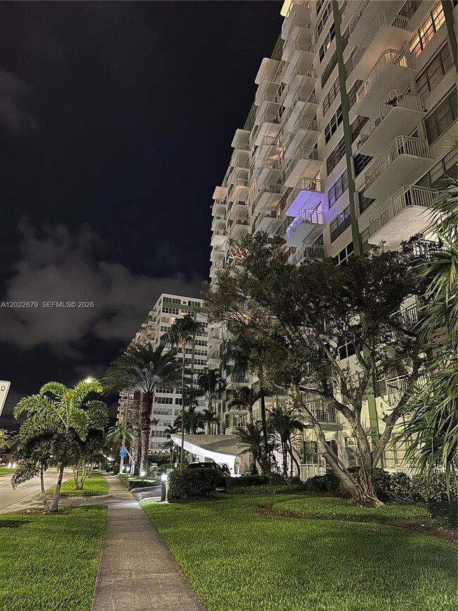 Building Photo - 2100 Sans Souci Blvd