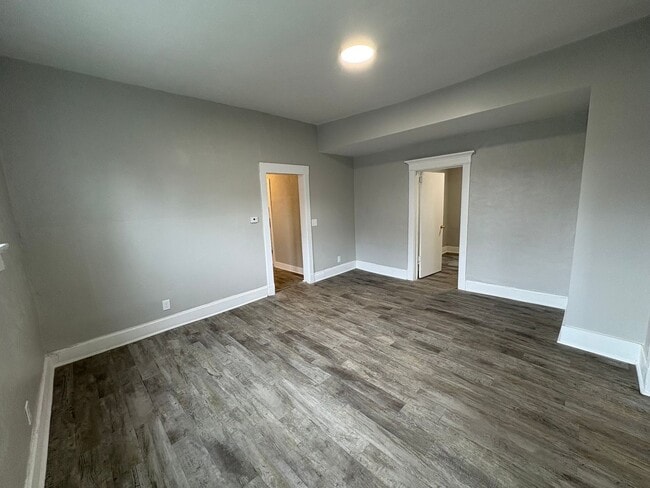 Building Photo - Beautiful 4 Bedroom  House