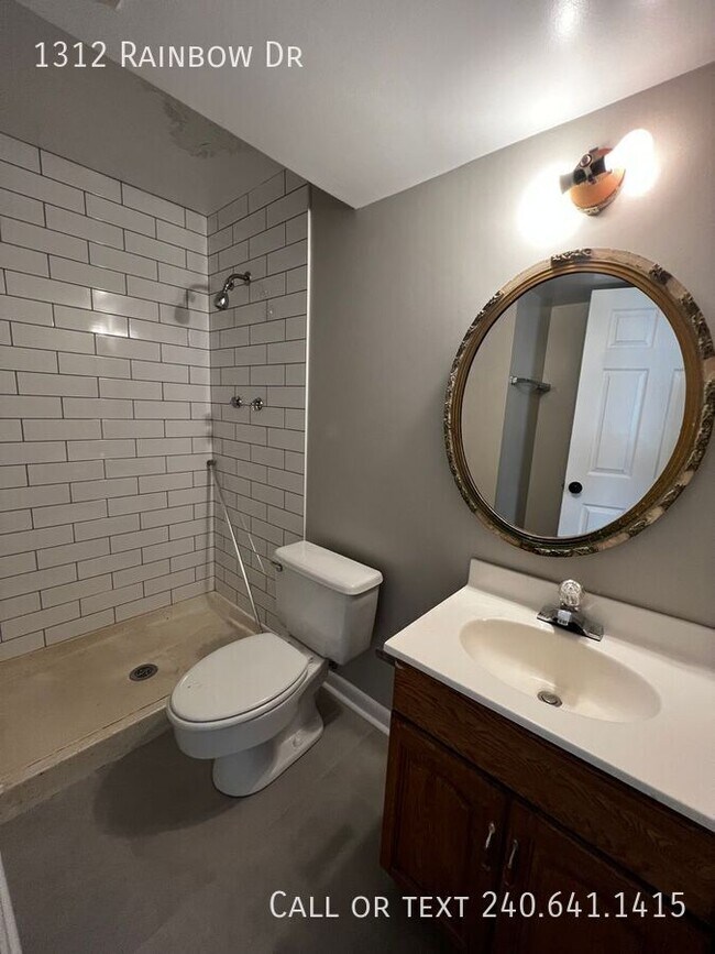 Building Photo - 1312 Rainbow Dr