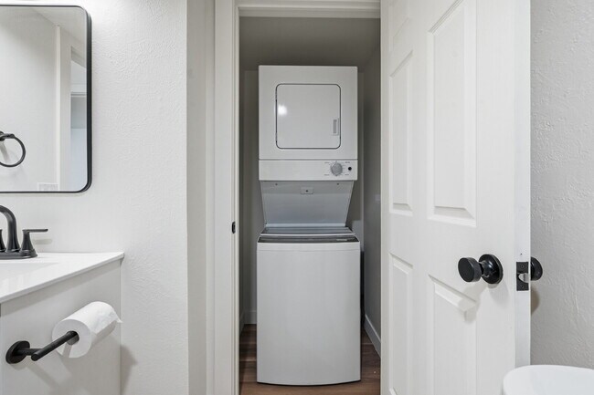 Building Photo - $1,740.95, 2- Beds - 1 Bath, Condo in Wheat Ridge with Washer and Dryer