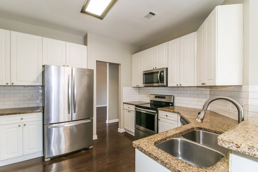 Building Photo - 803 Chelsea Wood Ct