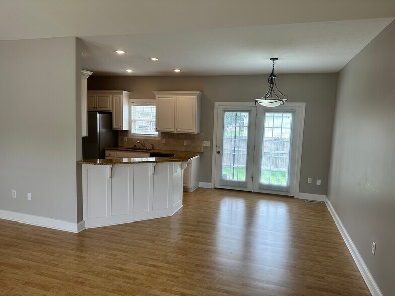 Building Photo - 618 Aberdeene Ct