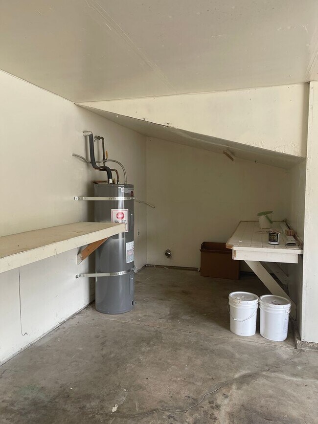 Building Photo - 8192-8194 Talbot Way