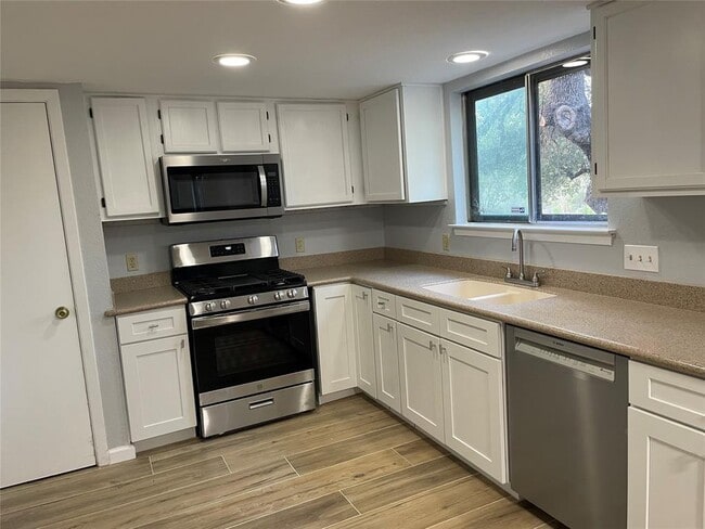 Building Photo - 8306 Hanbridge Ln