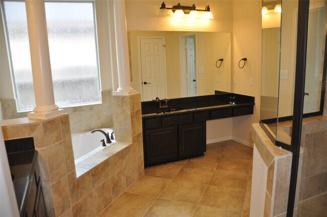 Building Photo - 8161 Tranquil Lake Way