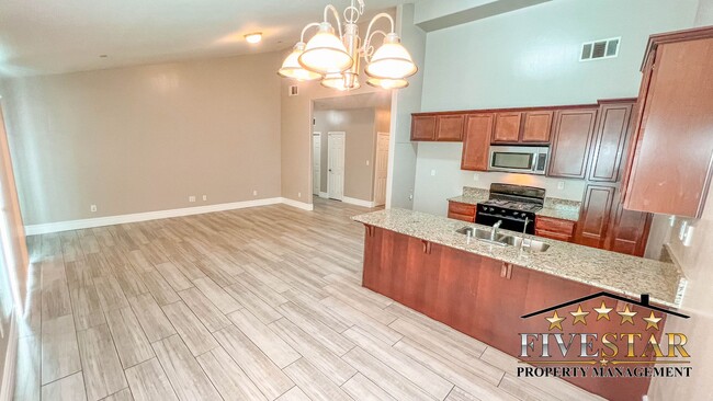 Building Photo - 5509 Baja Dr