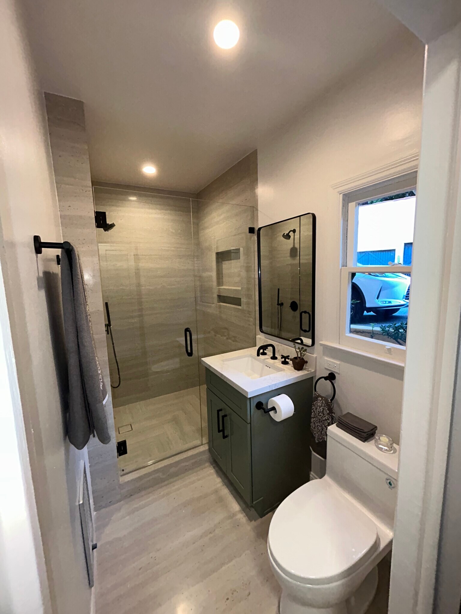 Building Photo - 1954 Hillcrest Rd