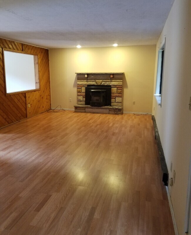 Building Photo - 1546 Black Birch Way