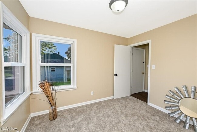 Building Photo - 357 E Paige Ave