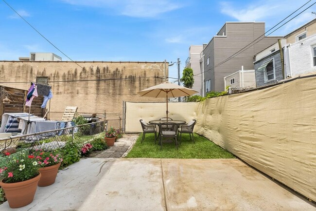 Building Photo - 2441 E Firth St