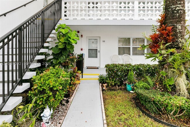 Building Photo - 3131 S Ocean Dr