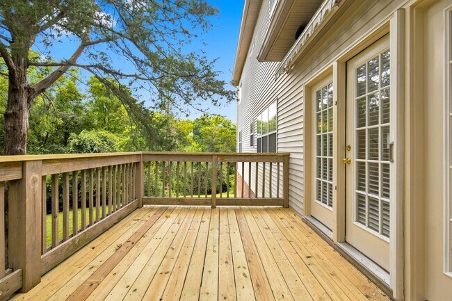 Building Photo - 605 Brelan Ct