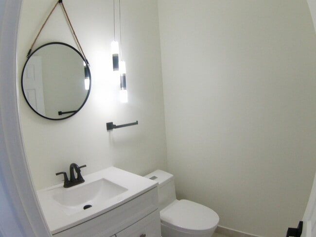 Building Photo - 319 Normandy G