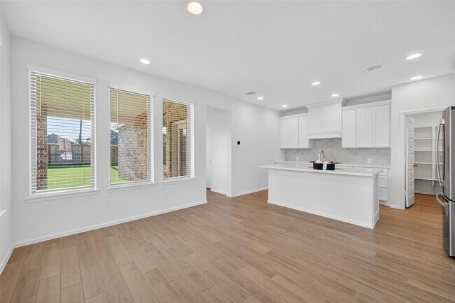 Building Photo - 10730 Aquila Star Dr