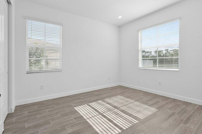 Building Photo - 6843 Cobia Cir