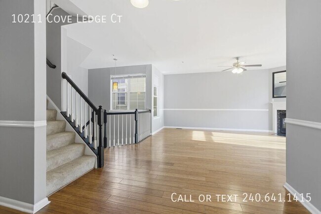 Building Photo - 10211 Cove Ledge Ct