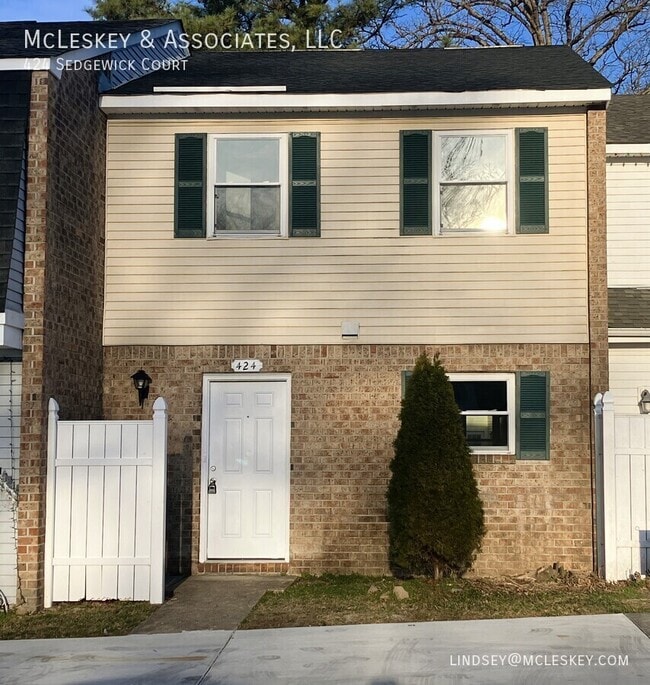 Building Photo - 424 Sedgewick Ct