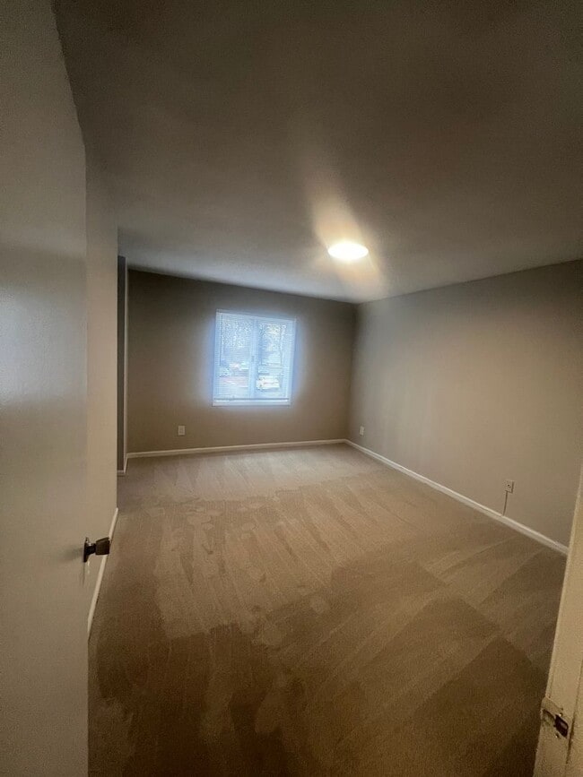 Building Photo - 3 Bedroom Townhome South Charlotte for $1700.00