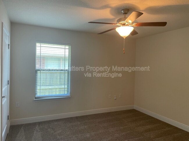 Building Photo - 4170 Roosevelt Way