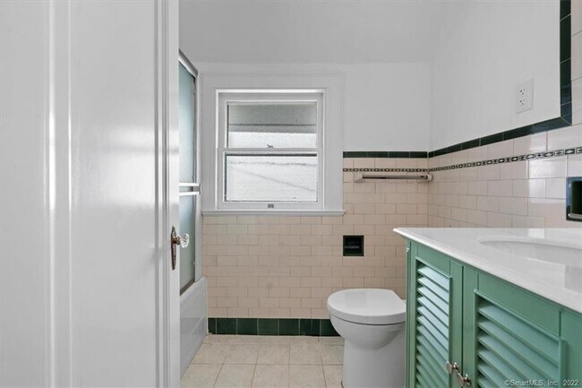 Building Photo - 223 Townsend Ave