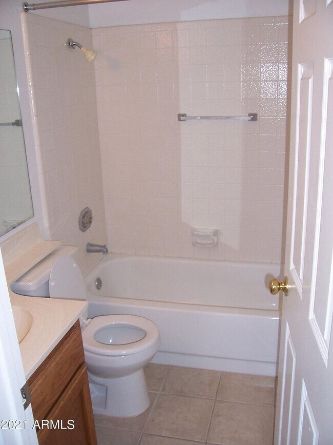 Building Photo - 2 bed Townhouse near Downtown Gilbert