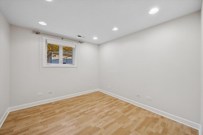 Building Photo - 1340 Oak St