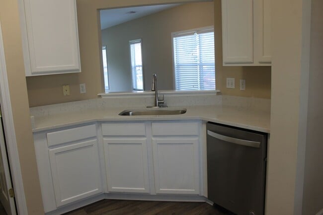 Building Photo - Townhome in Olde Town Village, Bluffton