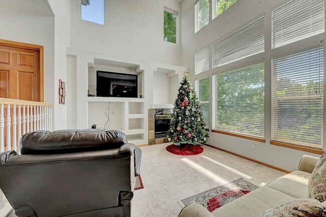 Building Photo - 20758 E Maplewood Ln