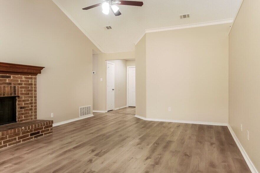 Building Photo - 117 Brockway Dr