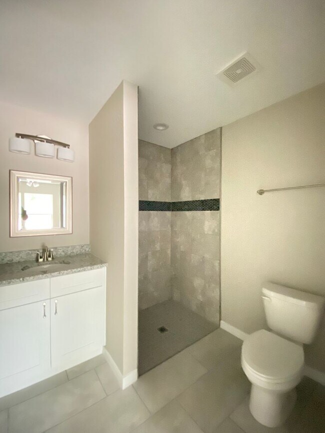 Building Photo - 4490 SW 150th Pl