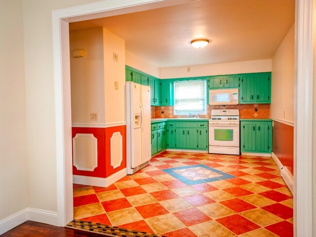 Building Photo - 104 Eastern Way