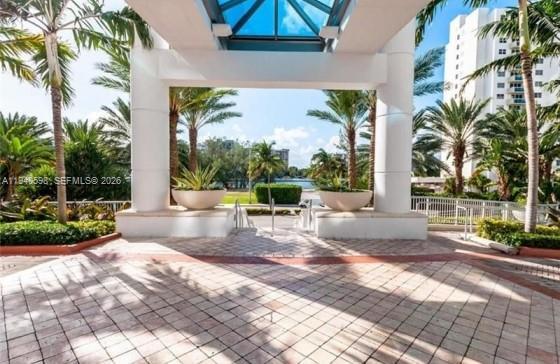 Building Photo - 3101 S Ocean Dr