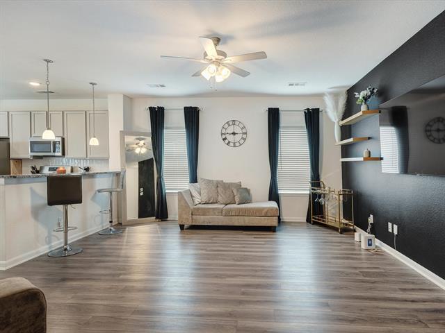 Building Photo - 2077 Hartley Dr