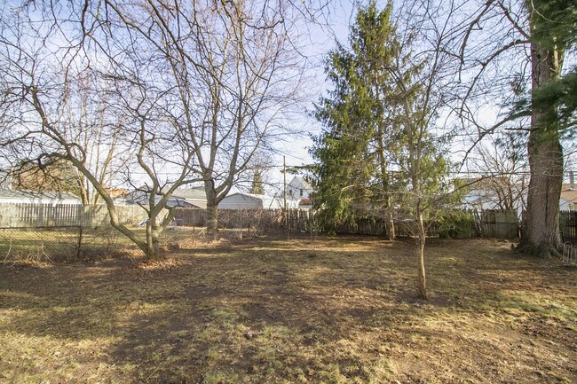 Building Photo - 2355 Ward St