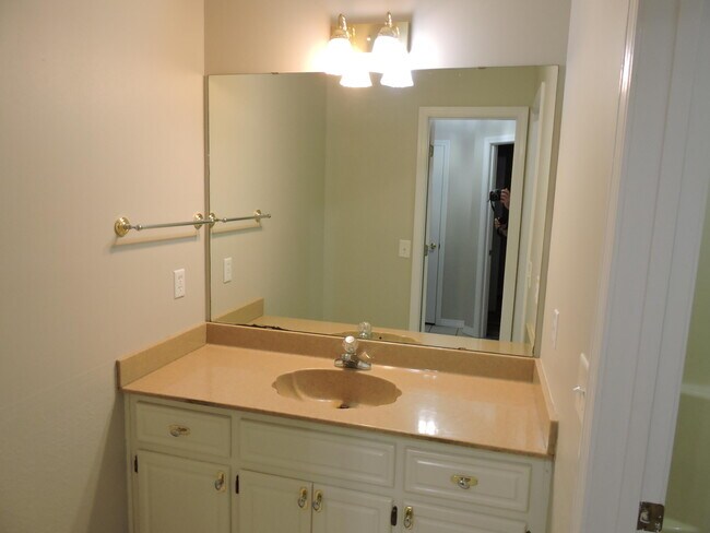 Building Photo - 2800 Wilson Ln