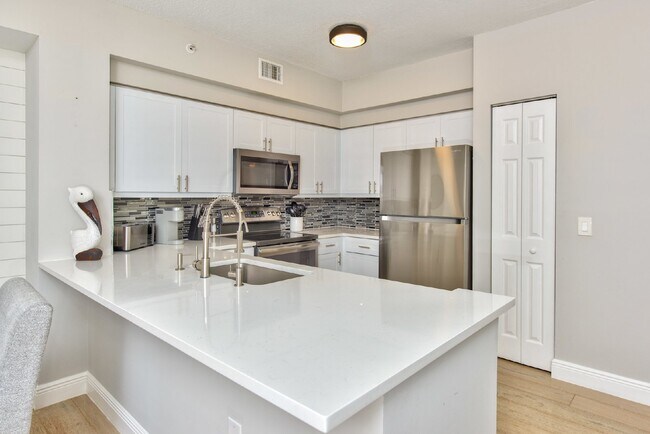 Building Photo - Furnished condo at Reserve of Naples