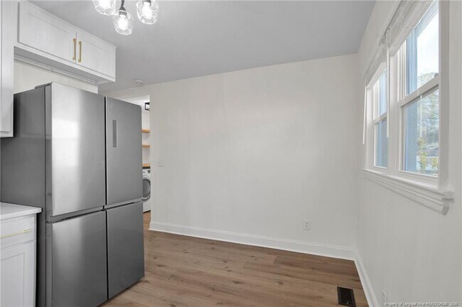 Building Photo - 809 Anarine Rd