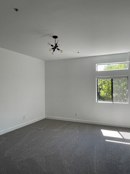 Building Photo - 4477 Woodman Ave