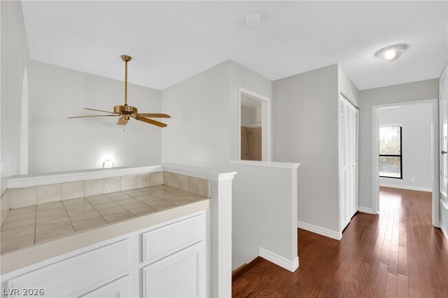 Building Photo - 8136 Spur Ct