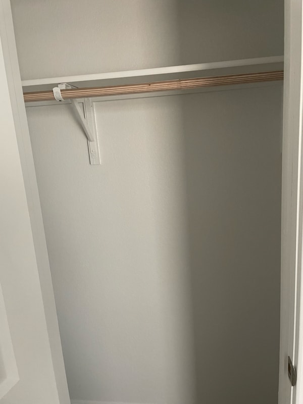 Building Photo - 142 Illusion Lk Ln