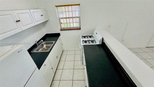 Building Photo - 8000 Tatum Waterway Dr