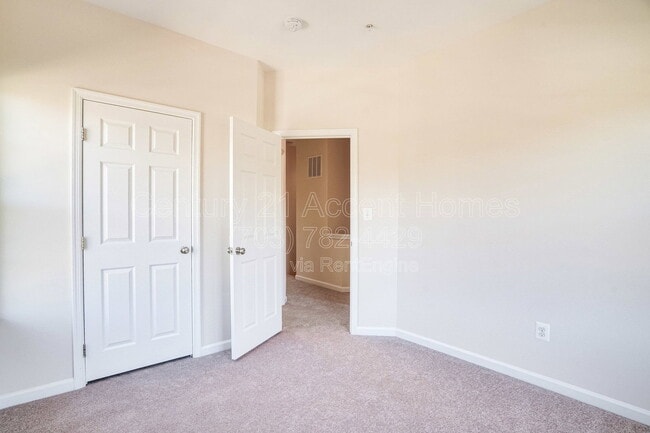 Building Photo - 23515 Forest Haven Way